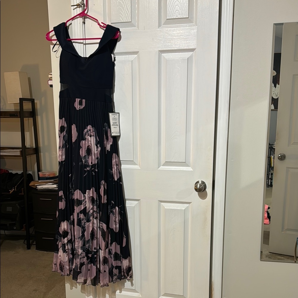 Macy's Black and Pink Pleated Maxi Dress Scoop Neck Sleeveless